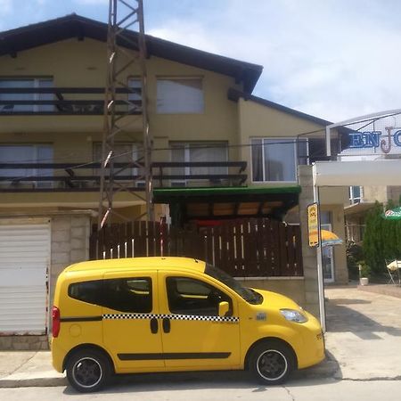 Enjoy Guest House Golden Sands Exteriör bild