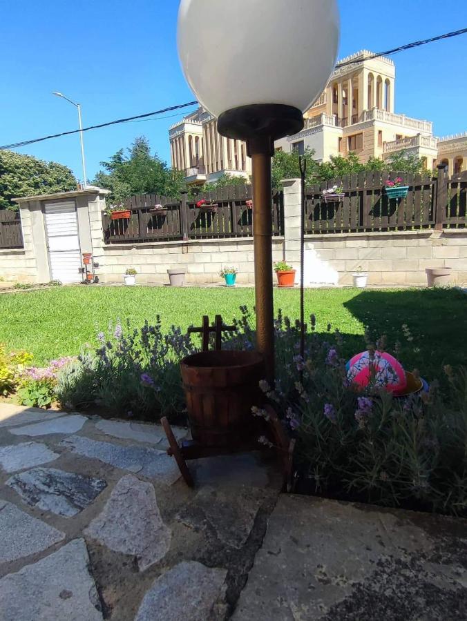 Enjoy Guest House Golden Sands Exteriör bild